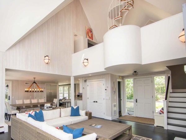Cape Cod Home 994674