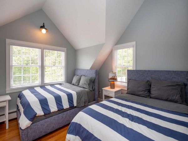 Cape Cod Home 994674