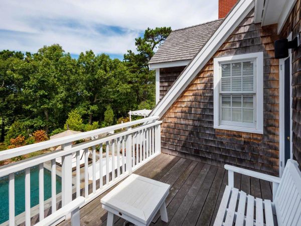 Cape Cod Home 994674