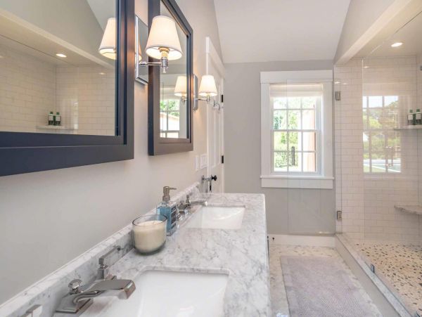Cape Cod Home 994676