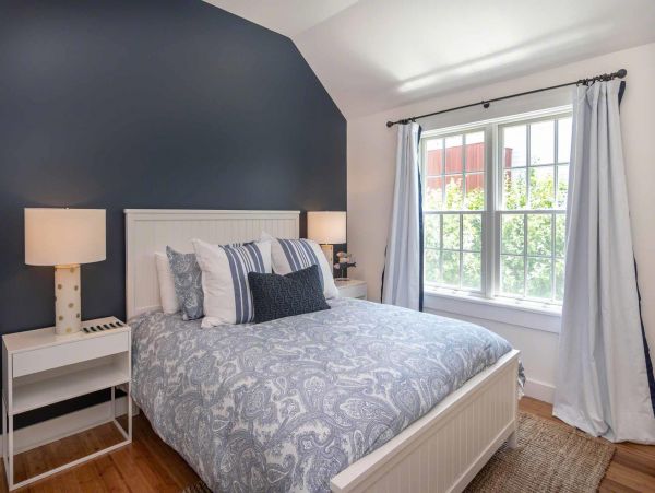 Cape Cod Home 994676