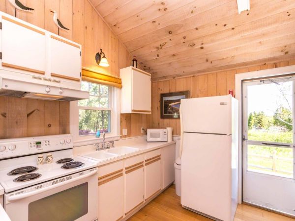 Cape Cod Home 994677