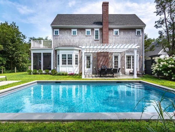 Cape Cod Home 994678