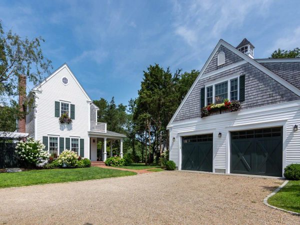 Cape Cod Home 994678