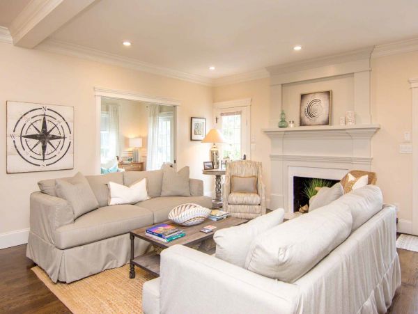Cape Cod Home 994678