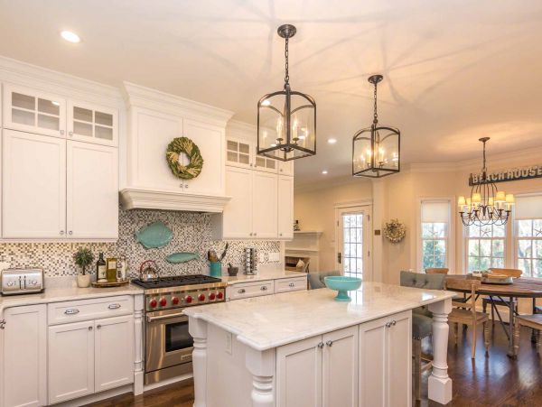Cape Cod Home 994678