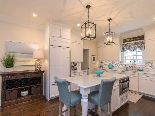 Cape Cod Home 994678