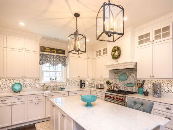 Cape Cod Home 994678