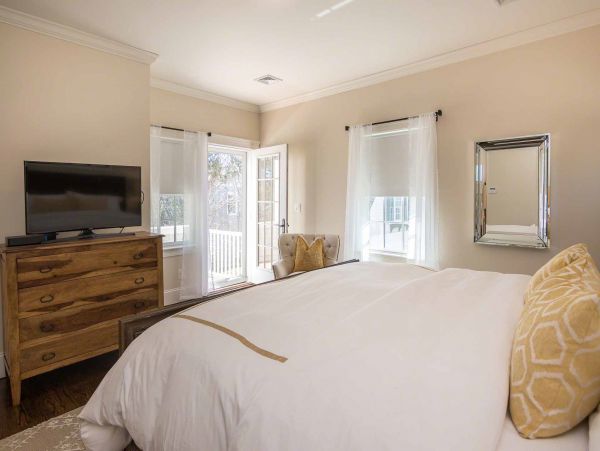 Cape Cod Home 994678