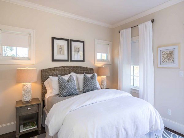 Cape Cod Home 994678