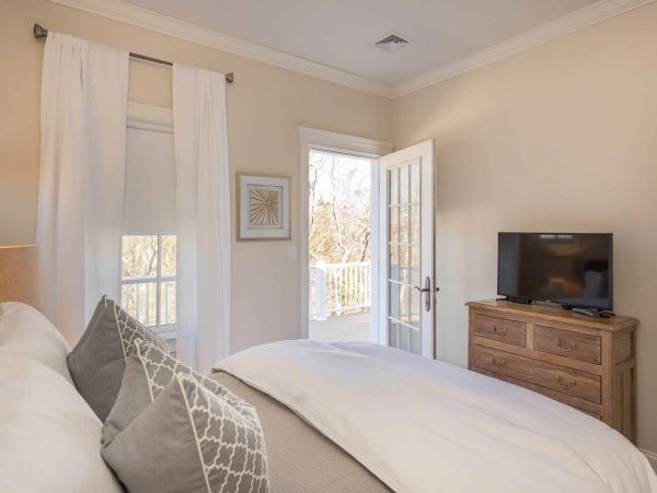 Cape Cod Home 994678