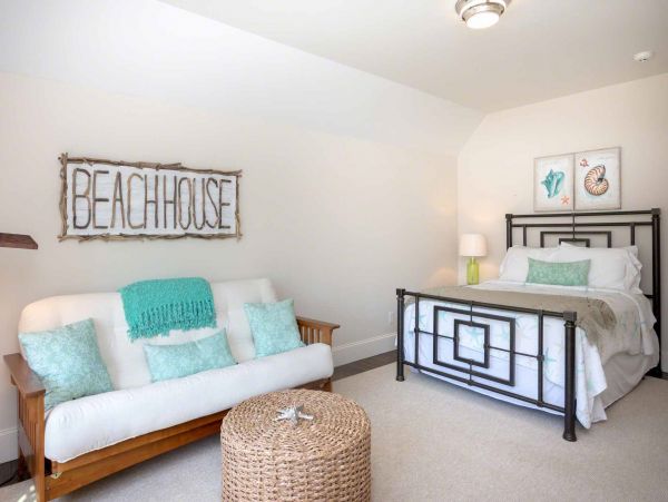 Cape Cod Home 994678