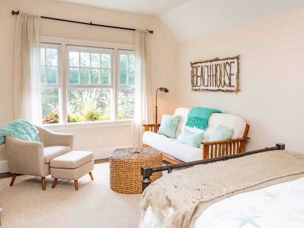 Cape Cod Home 994678