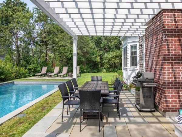 Cape Cod Home 994678
