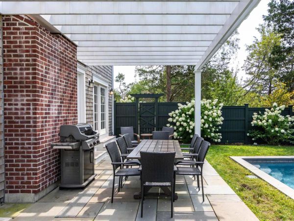 Cape Cod Home 994678