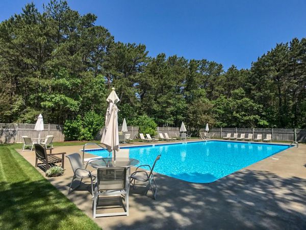 Cape Cod Home 994679