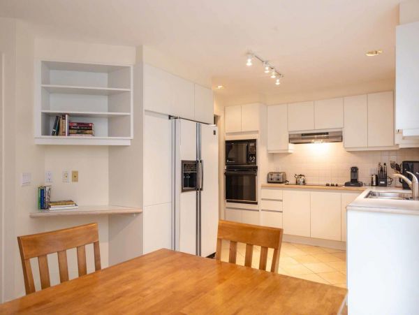 Cape Cod Home 994679