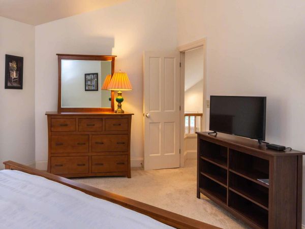 Cape Cod Home 994679