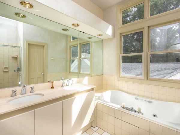 Cape Cod Home 994679