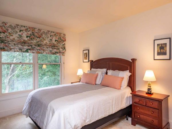 Cape Cod Home 994679