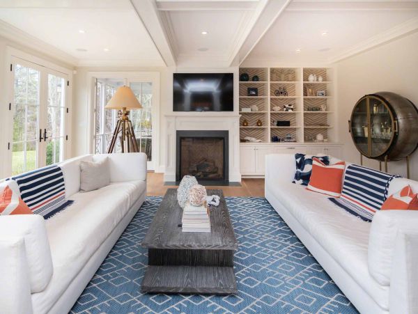 Cape Cod Home 994680