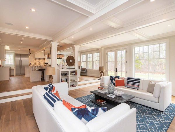 Cape Cod Home 994680