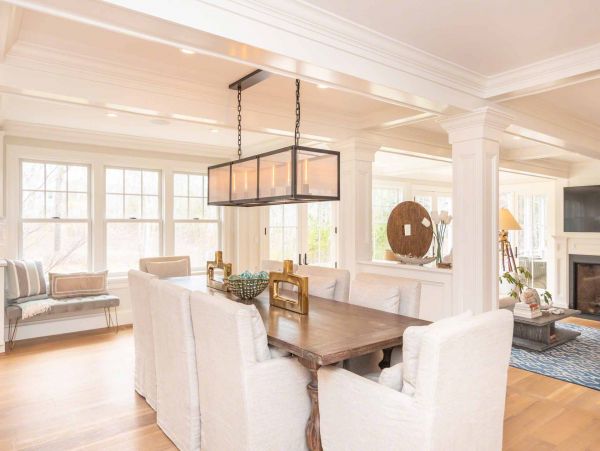Cape Cod Home 994680