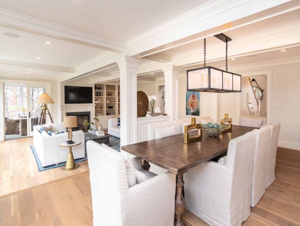 Cape Cod Home 994680