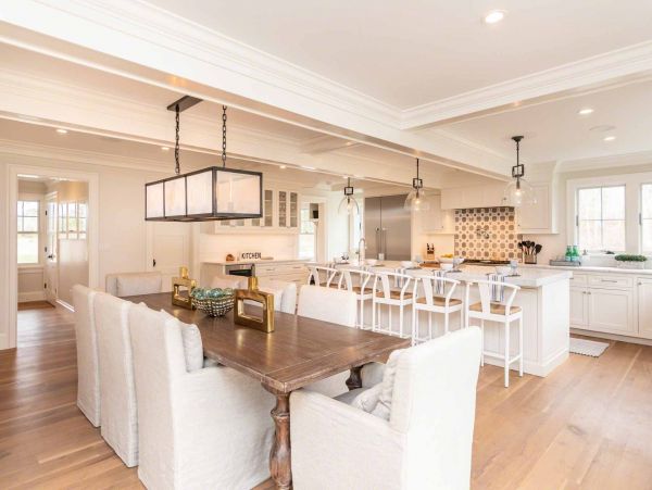 Cape Cod Home 994680