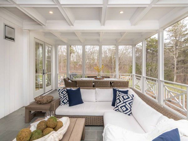 Cape Cod Home 994680