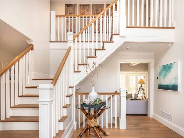 Cape Cod Home 994680