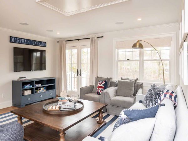 Cape Cod Home 994680
