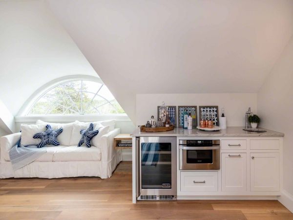 Cape Cod Home 994680
