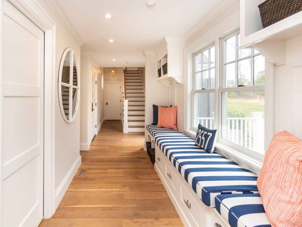 Cape Cod Home 994680
