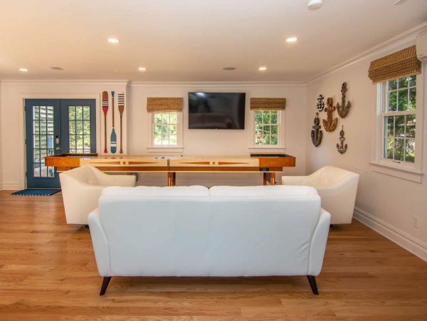 Cape Cod Home 994682