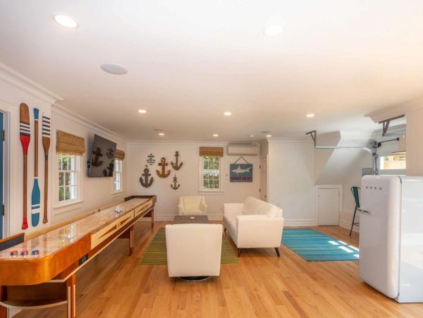 Cape Cod Home 994682