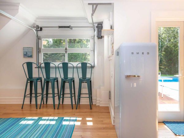 Cape Cod Home 994682