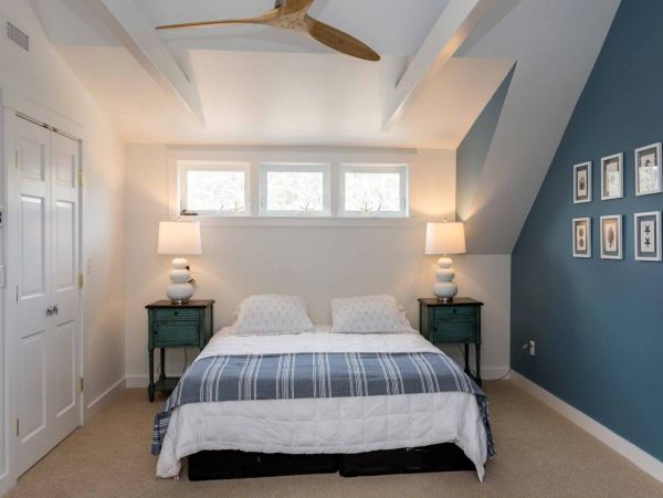 Cape Cod Home 994682