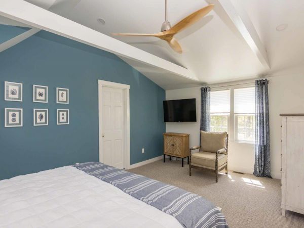Cape Cod Home 994682