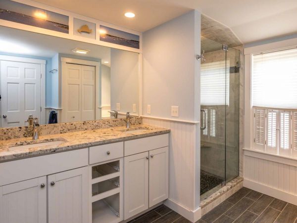 Cape Cod Home 994682