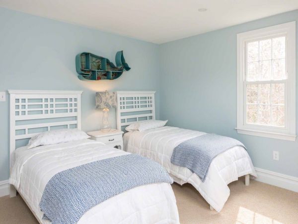 Cape Cod Home 994682