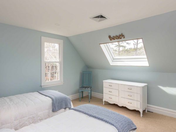 Cape Cod Home 994682