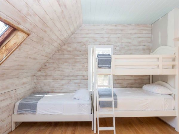 Cape Cod Home 994682