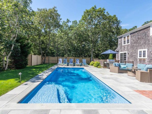 Cape Cod Home 994682