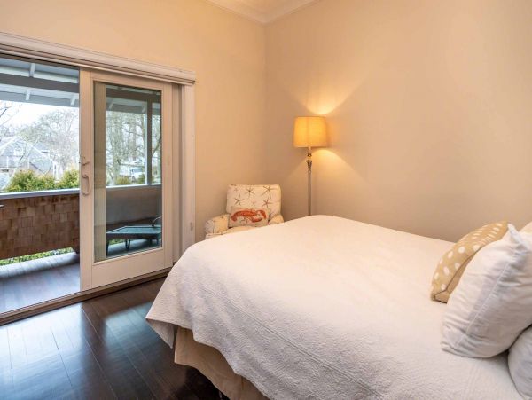 Cape Cod Condo 994683