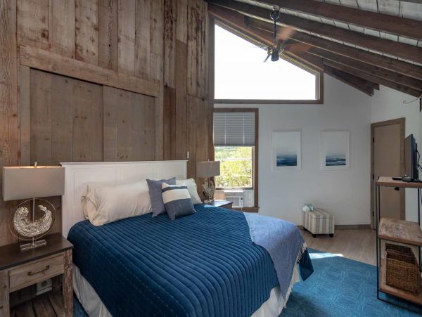 Cape Cod Home 994684
