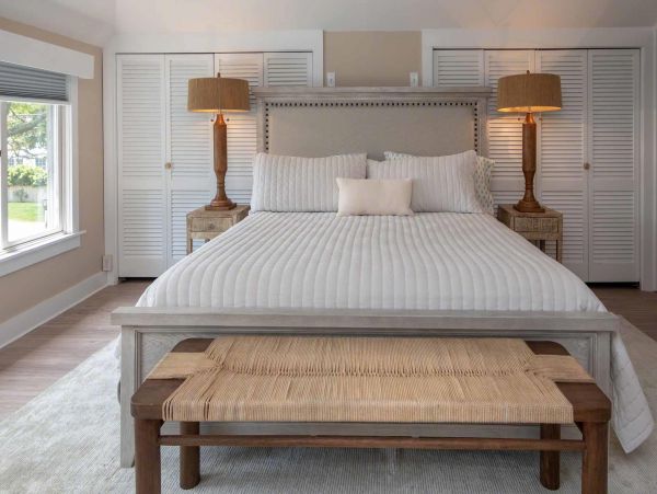 Cape Cod Home 994684