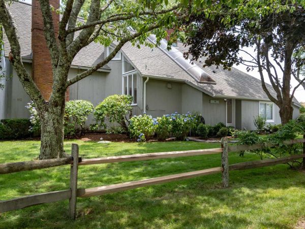 Cape Cod Home 994684