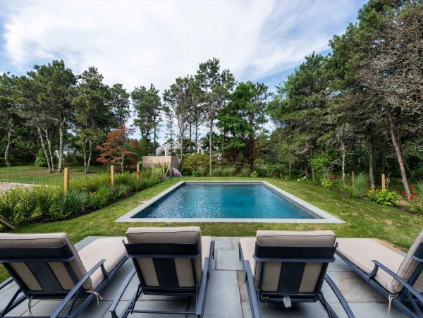 Cape Cod Home 994686