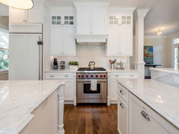 Cape Cod Home 994686